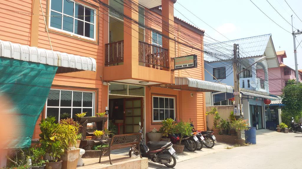Aura House Hotel Pattaya Luaran gambar