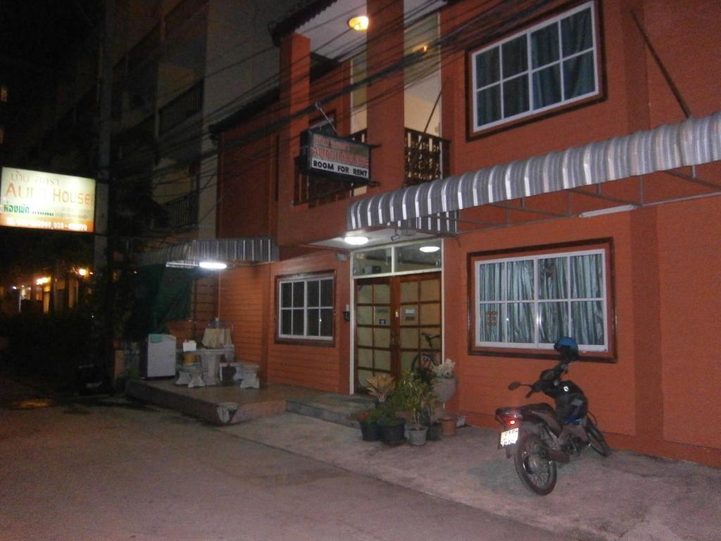 Aura House Hotel Pattaya Luaran gambar