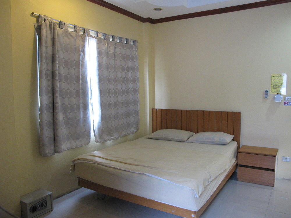 Aura House Hotel Pattaya Luaran gambar