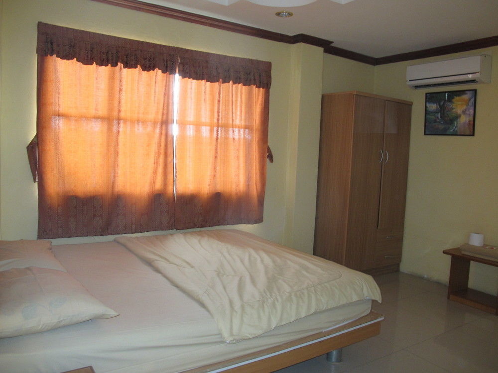 Aura House Hotel Pattaya Luaran gambar