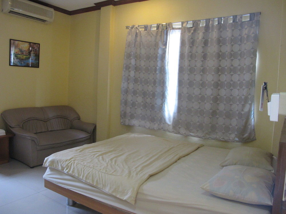 Aura House Hotel Pattaya Luaran gambar
